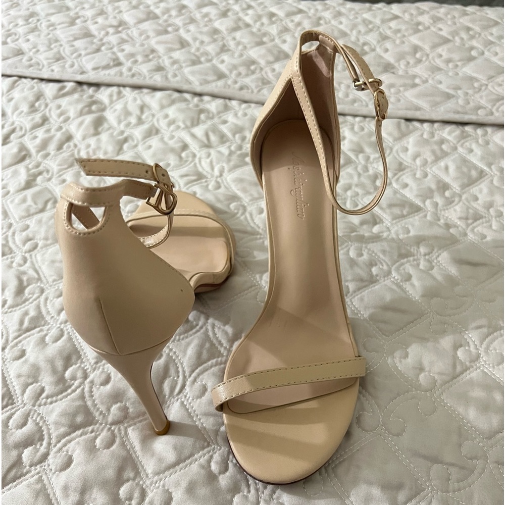 Women’s sandals